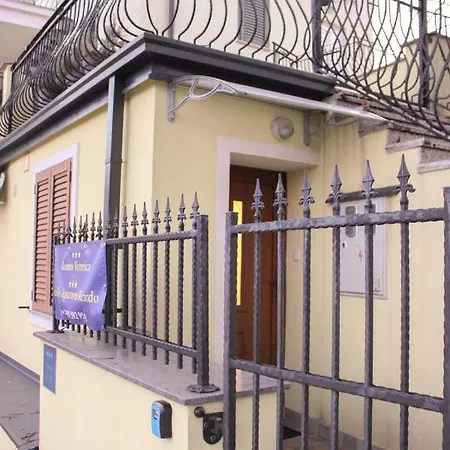 Veronica Rooms, Daire