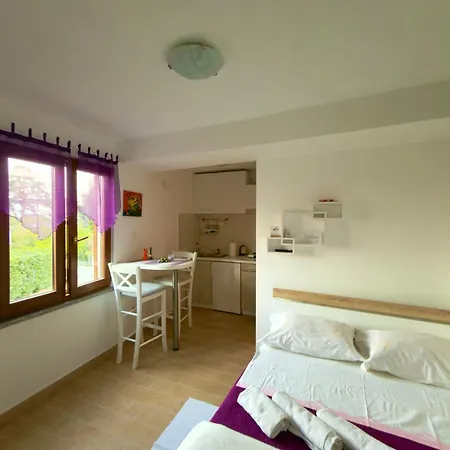 Veronica Rooms, Apartmán *