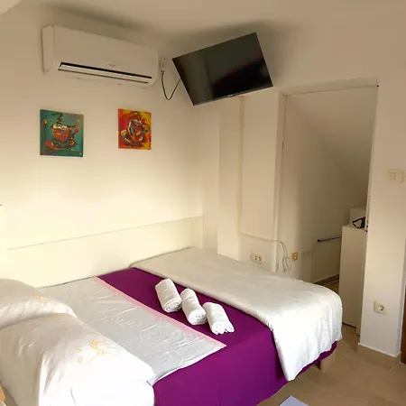 Veronica Rooms,