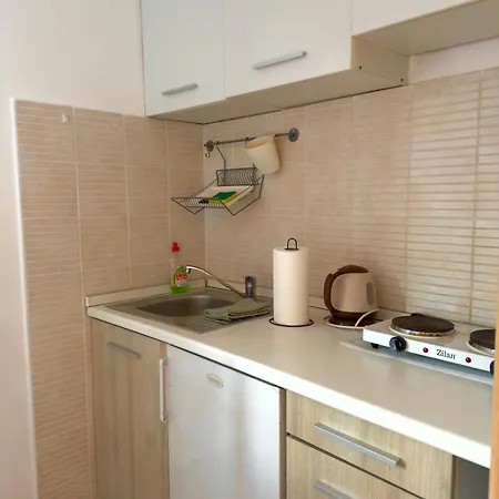 Veronica Rooms, Apartman