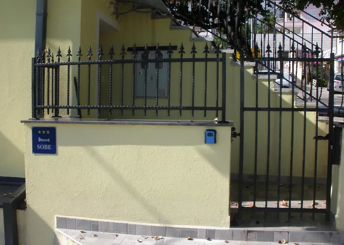 Veronica Rooms, Apartman